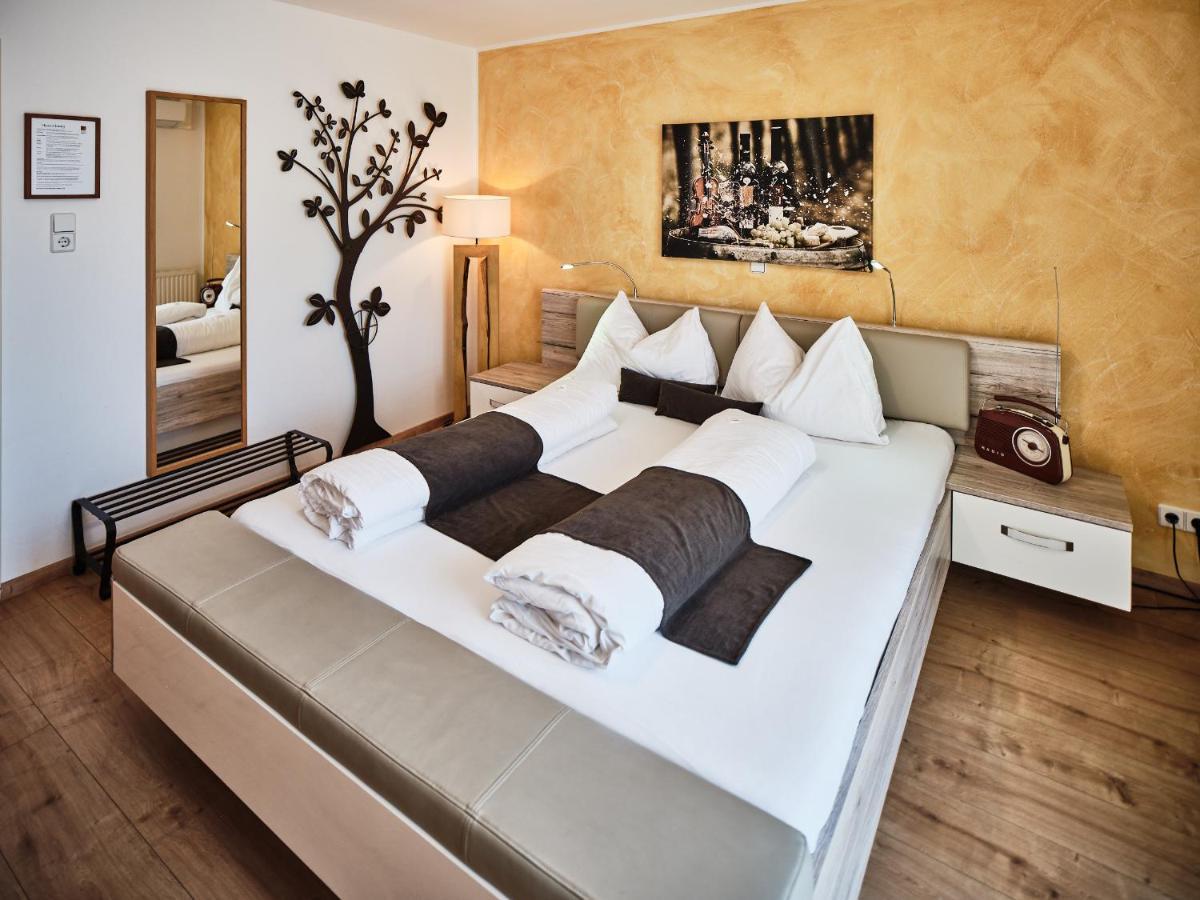 Weingut Gaestehaus D&D Haider Jois Bagian luar foto