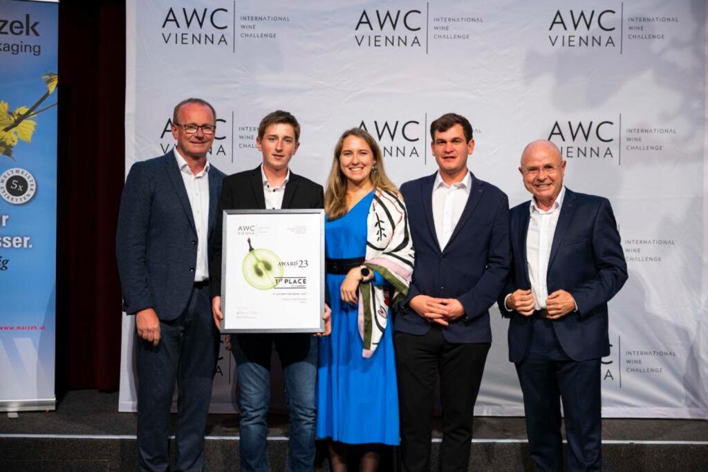 Weingut Gaestehaus D&D Haider Jois Bagian luar foto